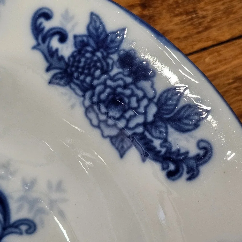 Cracker Barrel Cobalt Blue White Floral Soup Salad Bowls Set of 6 Porcelain 9 in